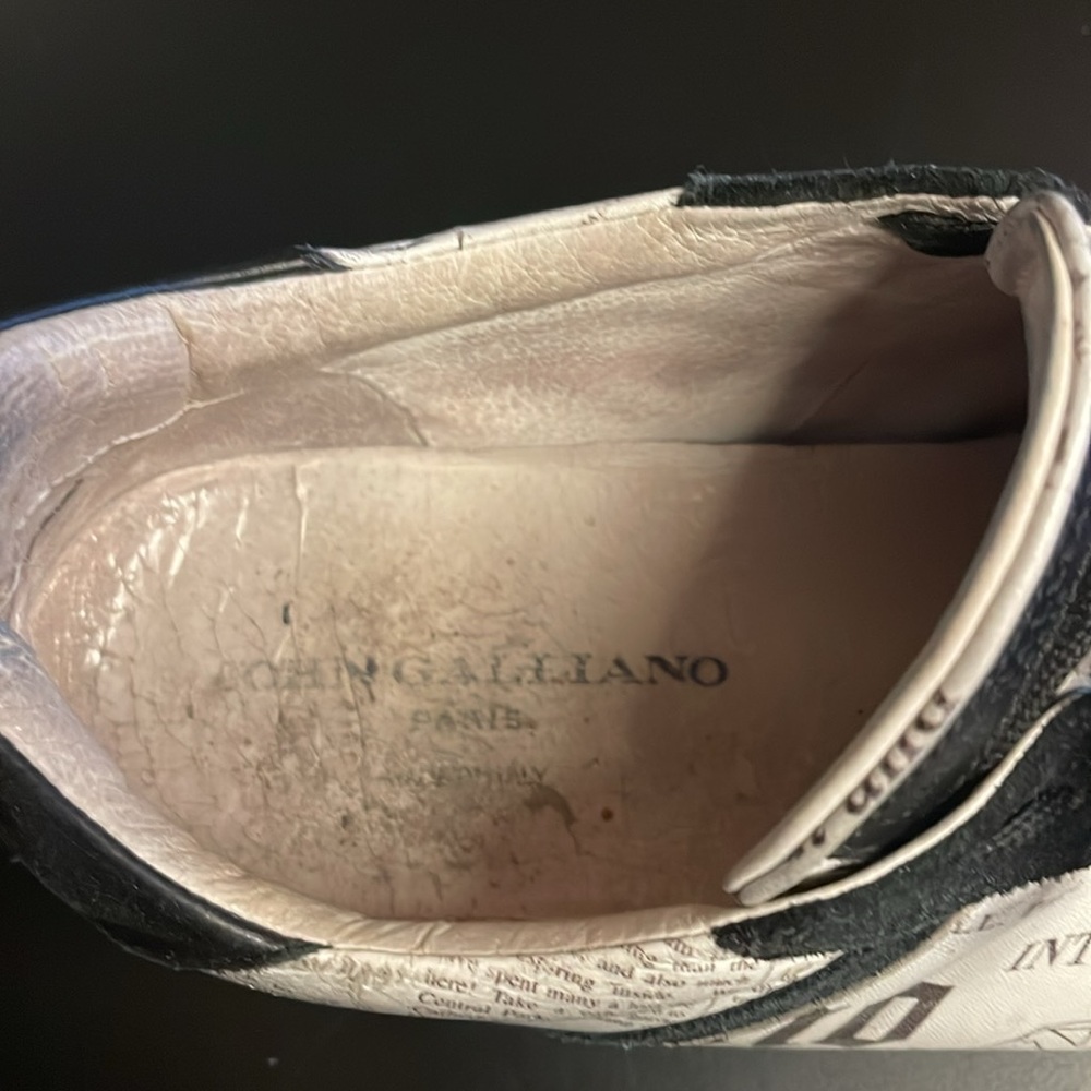 JOHN GALLIANO
Gazette Leather Runners - Picture 8 of 8
